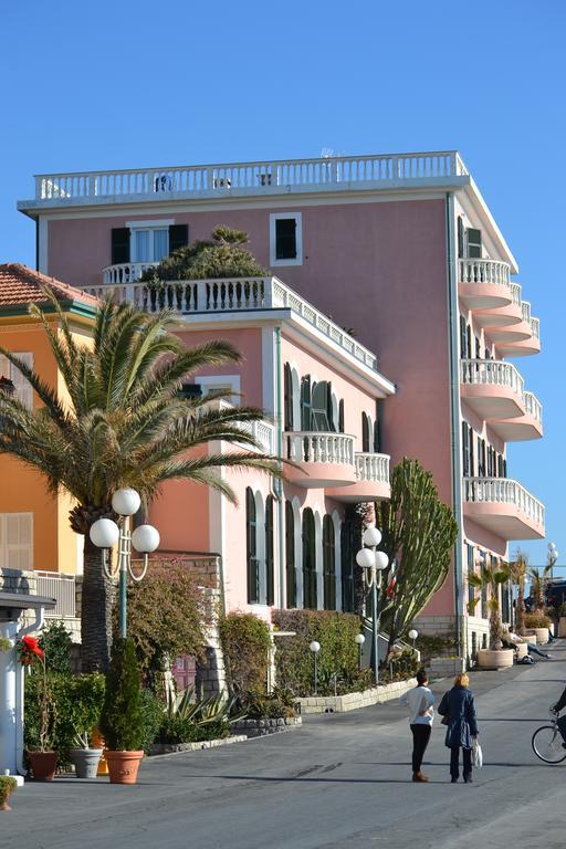 Hotel Piccolo Lido Bordighera Exterior photo