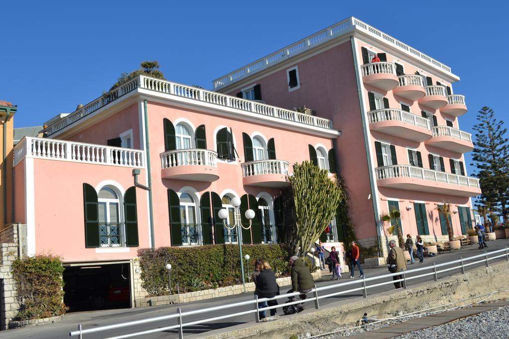 Hotel Piccolo Lido Bordighera Exterior photo