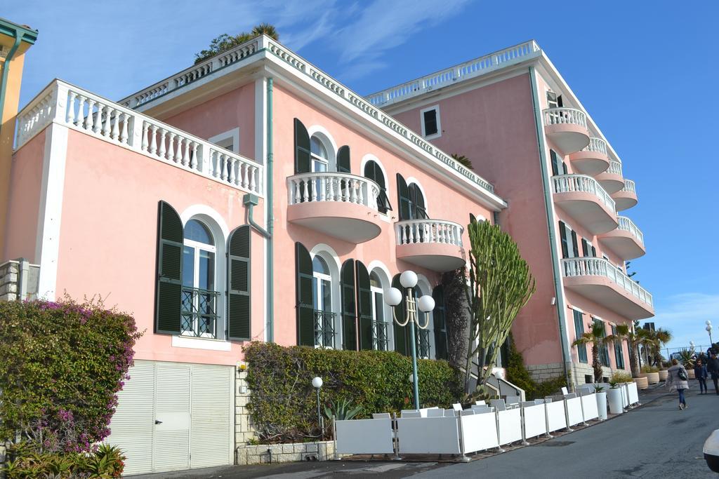 Hotel Piccolo Lido Bordighera Exterior photo