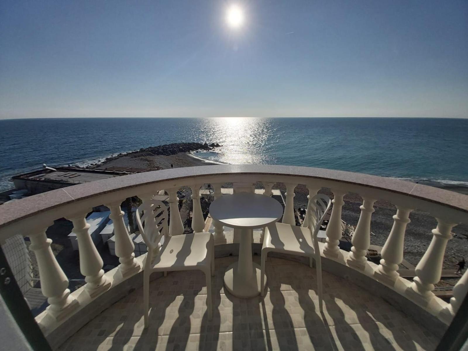 Hotel Piccolo Lido Bordighera Exterior photo