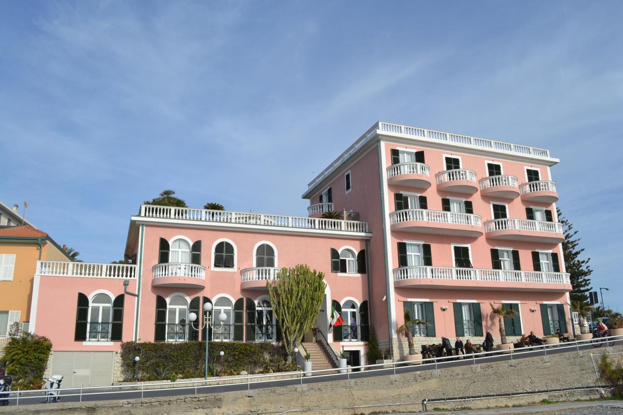 Hotel Piccolo Lido Bordighera Exterior photo