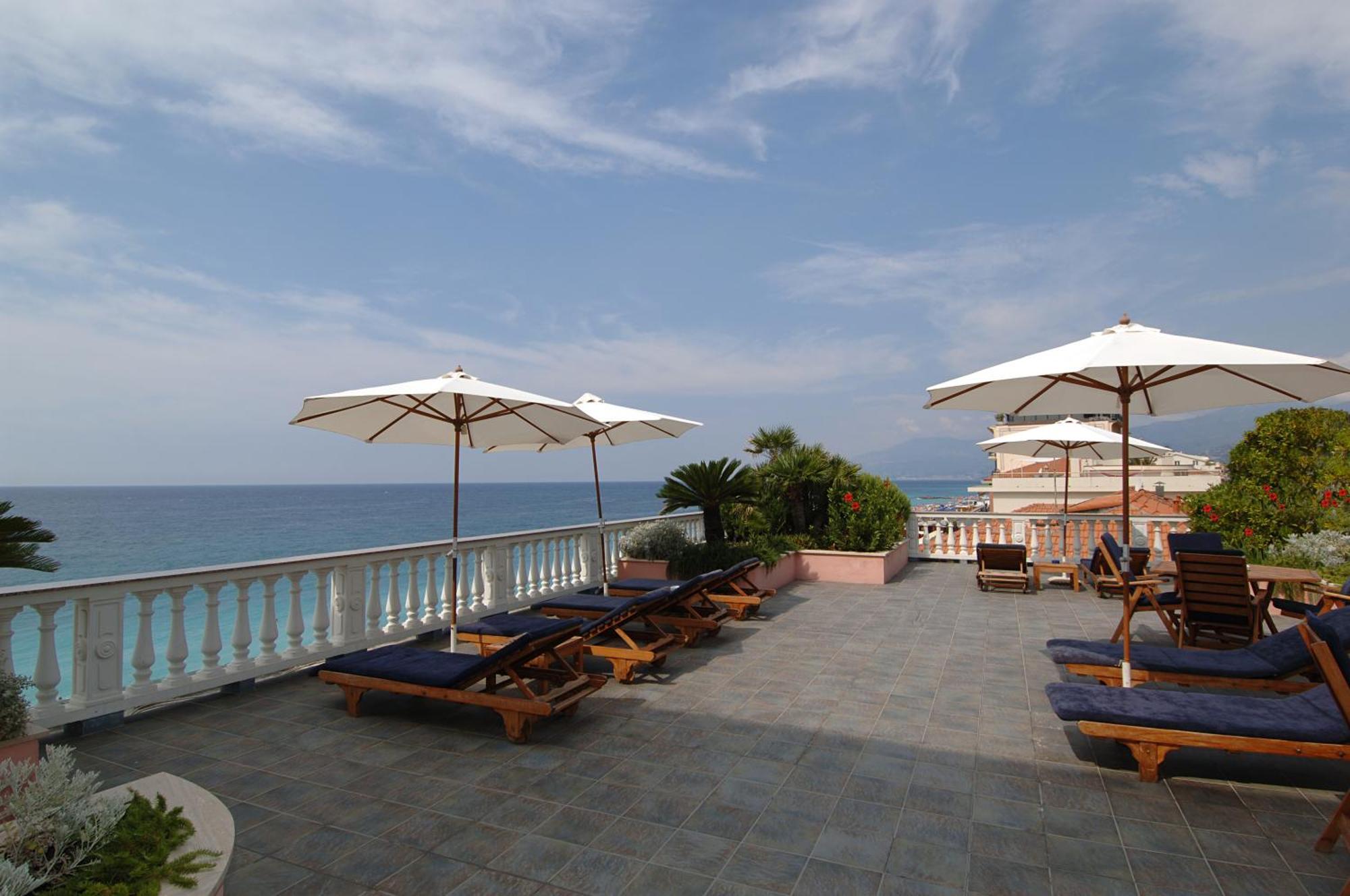 Hotel Piccolo Lido Bordighera Exterior photo