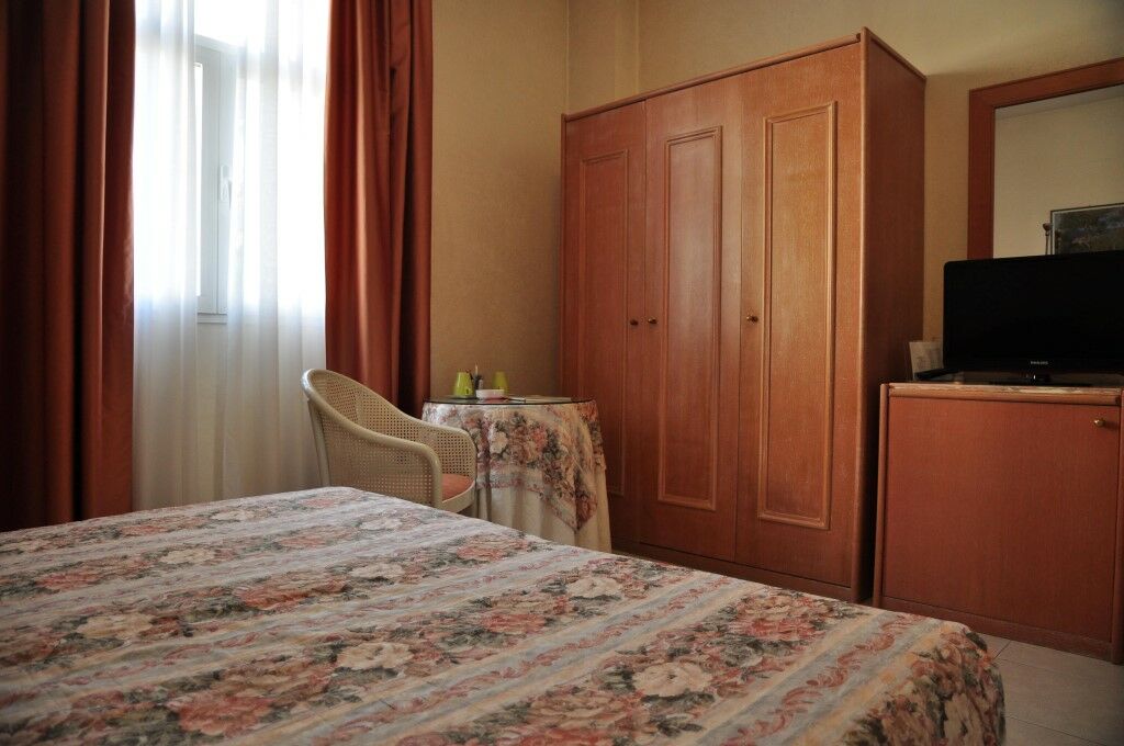 Hotel Piccolo Lido Bordighera Exterior photo